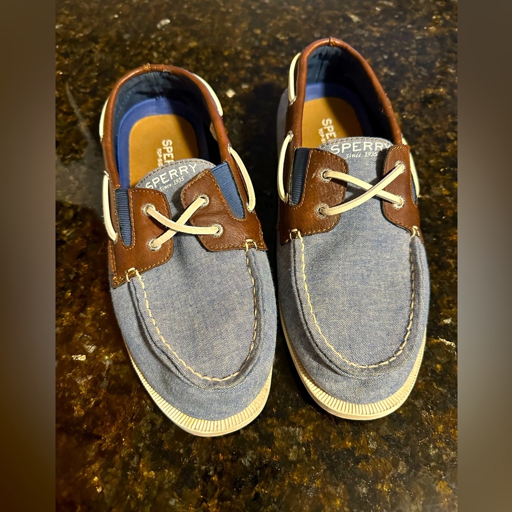 Denim Sperry Topsider size 5 men / 7 women